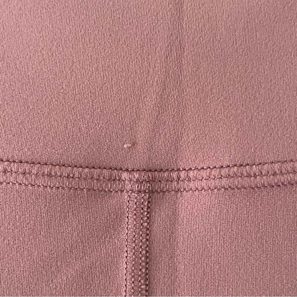Lululemon Align 3/4 Crop Leggings. Size 6, light pink/rose color. - Picture 7 of 7